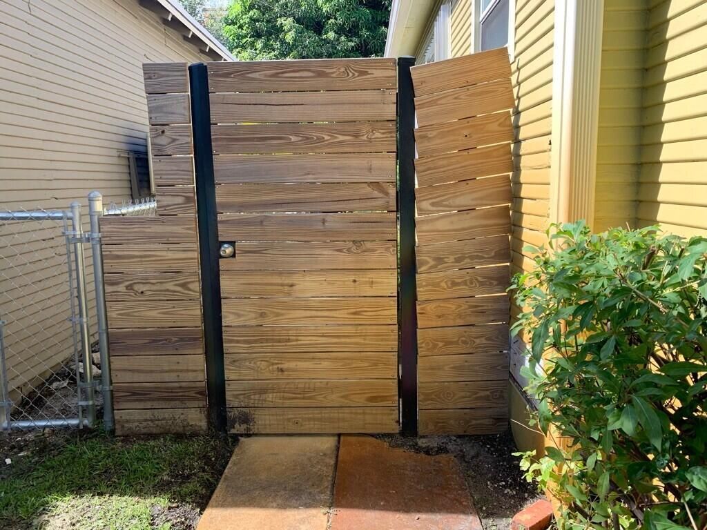 213-215 S Ocean Breeze, Lake Worth Beach, FL 33460 Photo