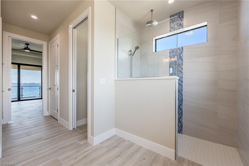 1024 Dolphin Dr, Cape Coral, FL 33904 Photo