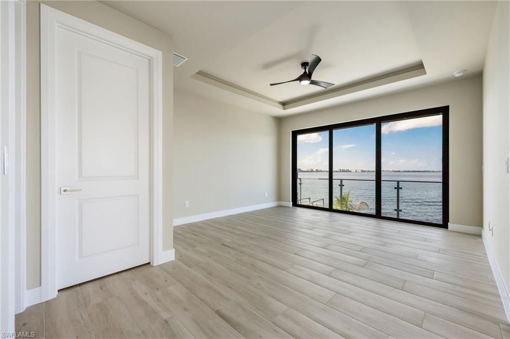 1024 Dolphin Dr, Cape Coral, FL 33904 Photo