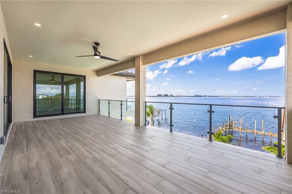 1024 Dolphin Dr, Cape Coral, FL 33904 Photo