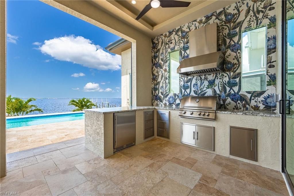 1024 Dolphin Dr, Cape Coral, FL 33904 Photo
