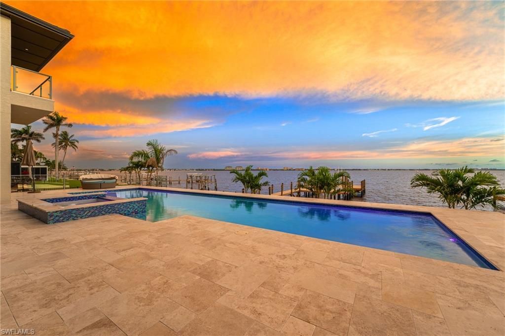 1024 Dolphin Dr, Cape Coral, FL 33904 Photo