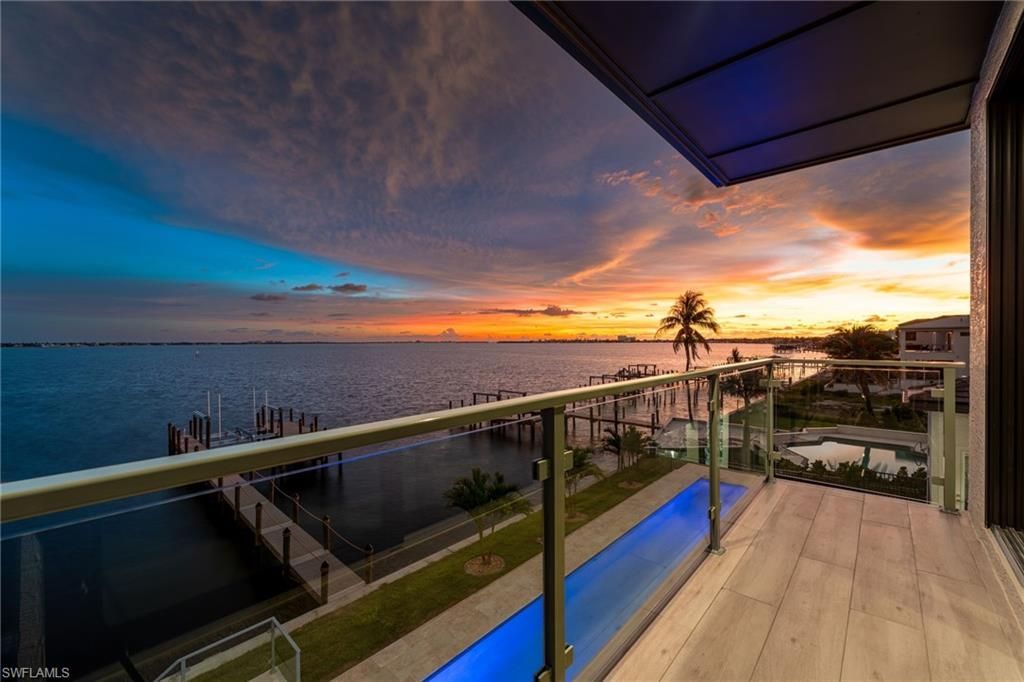 1024 Dolphin Dr, Cape Coral, FL 33904 Photo