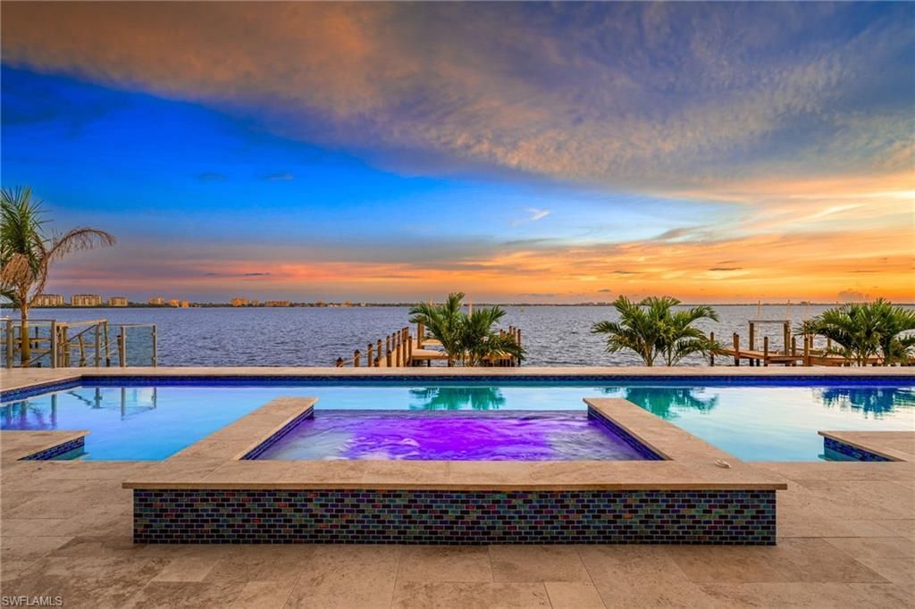 1024 Dolphin Dr, Cape Coral, FL 33904 Photo