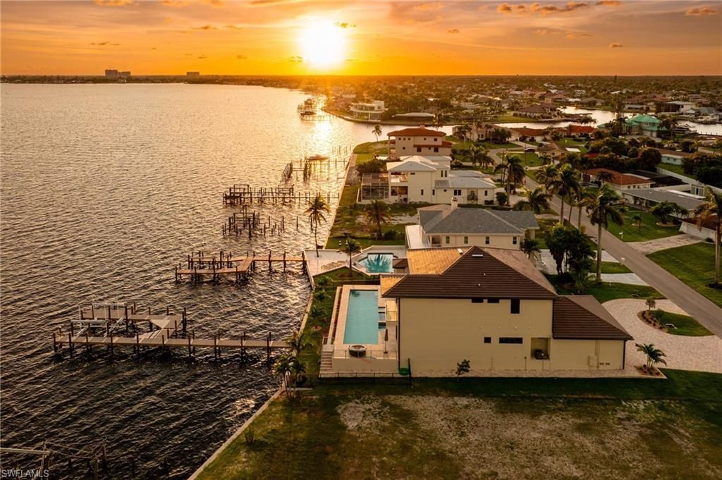 1024 Dolphin Dr, Cape Coral, FL 33904 Photo