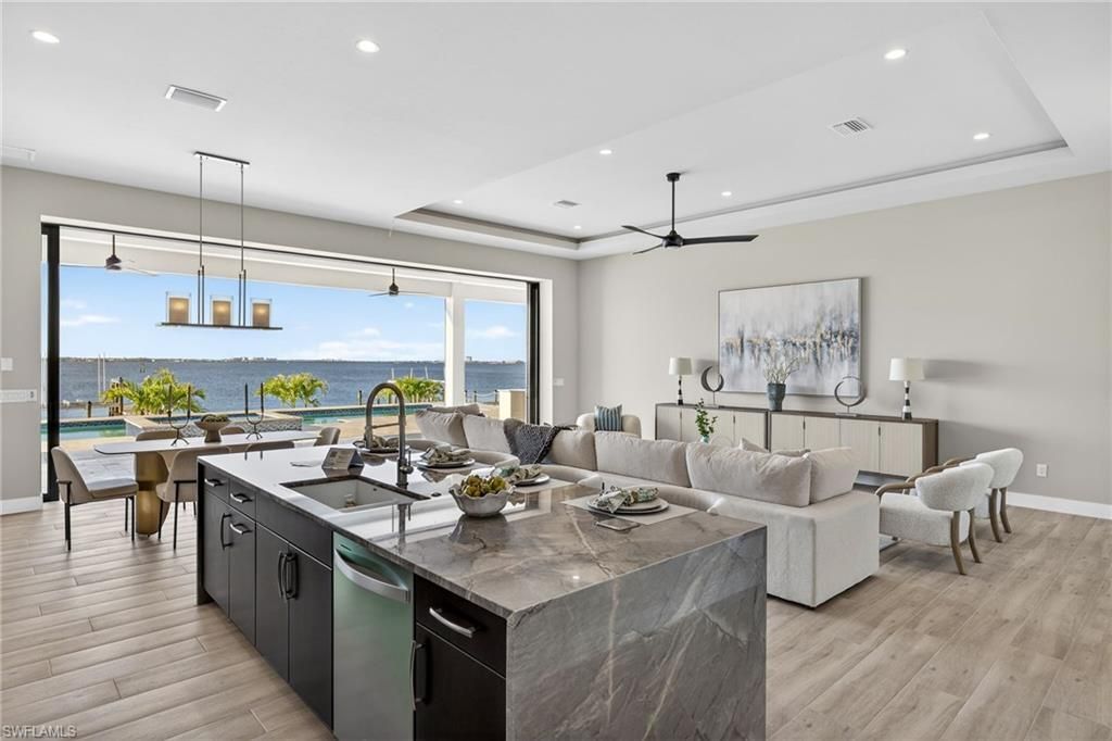 1024 Dolphin Dr, Cape Coral, FL 33904 Photo