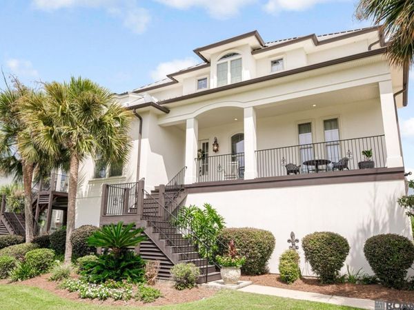 33075 Rivergate Cir, Springfield, LA 70462