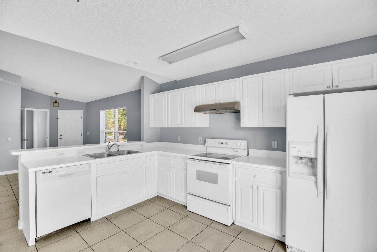 706 Wisteria Avenue, Fort Pierce, FL 34982 Photo