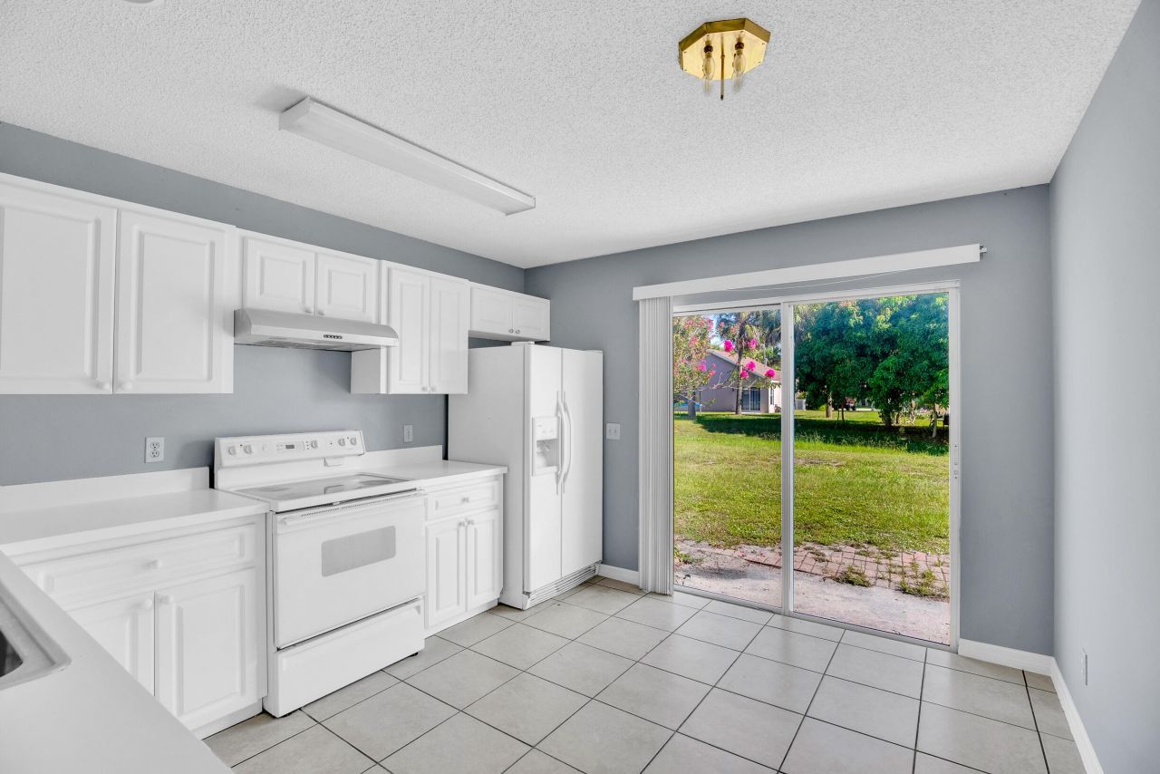 706 Wisteria Avenue, Fort Pierce, FL 34982 Photo