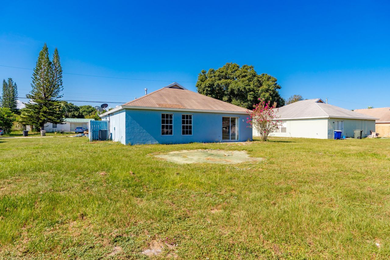 706 Wisteria Avenue, Fort Pierce, FL 34982 Photo