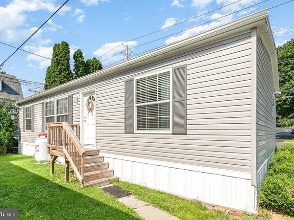 3598 MOBILE ROAD, HARRISBURG, PA 17109