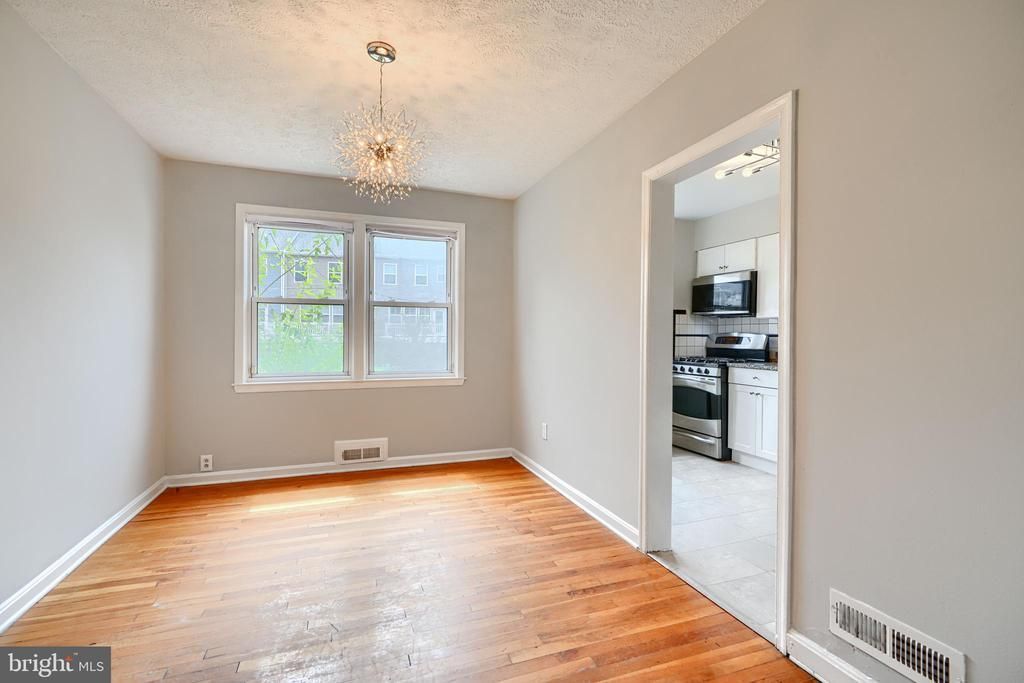 7 Cardinal Road, Essex, MD 21221 Main Photo