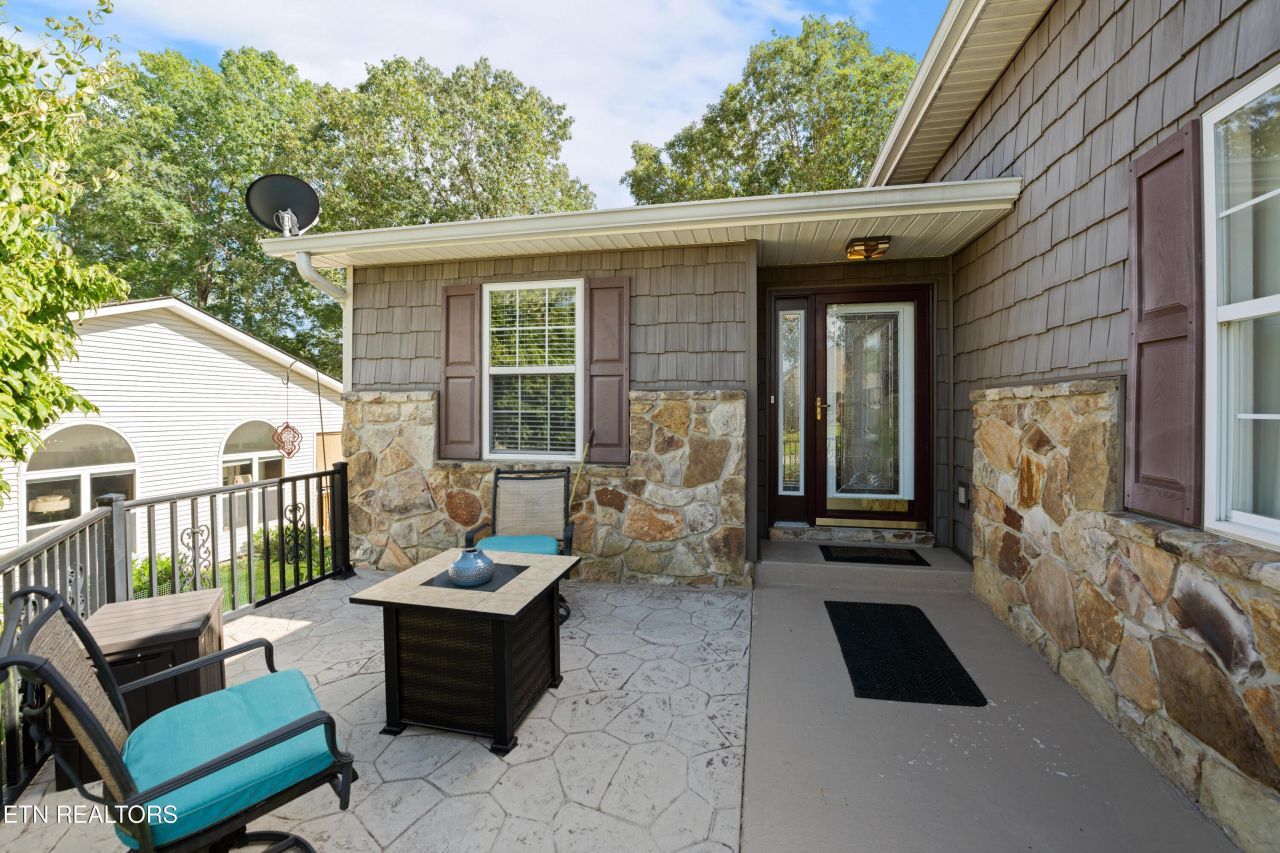 229 Hawthorn Loop Crossville, TN 38555