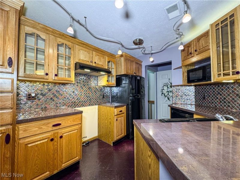 3811 Northwoods Court NE, Warren, OH 44483 Photo 10