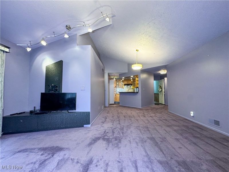 3811 Northwoods Court NE, Warren, OH 44483 Photo 5