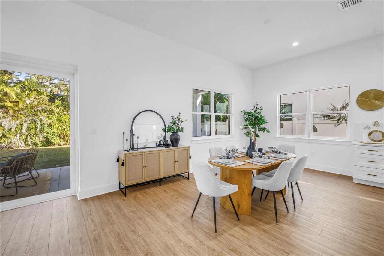 1025 42nd Avenue N, Saint Petersburg, FL 33703 Photo