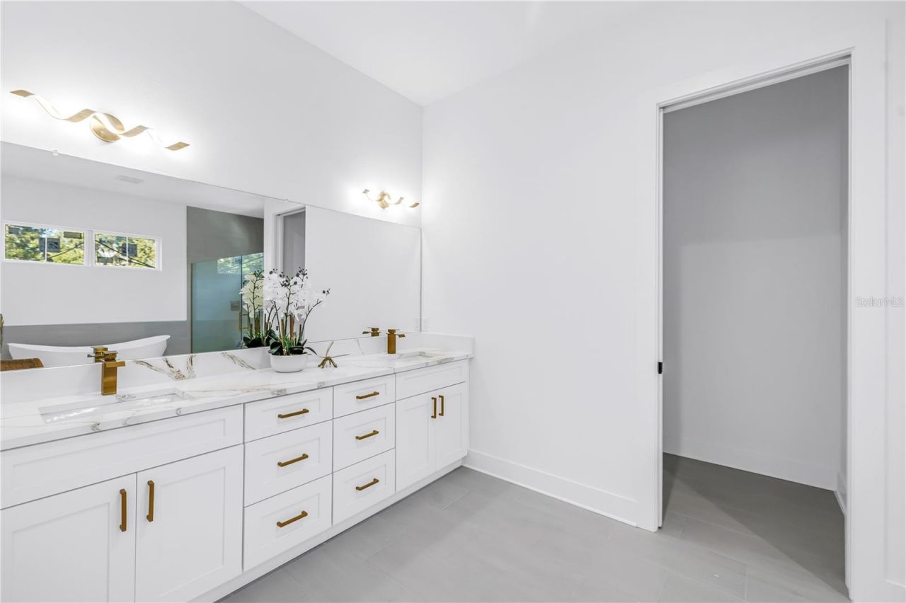 1025 42nd Avenue N, Saint Petersburg, FL 33703 Photo