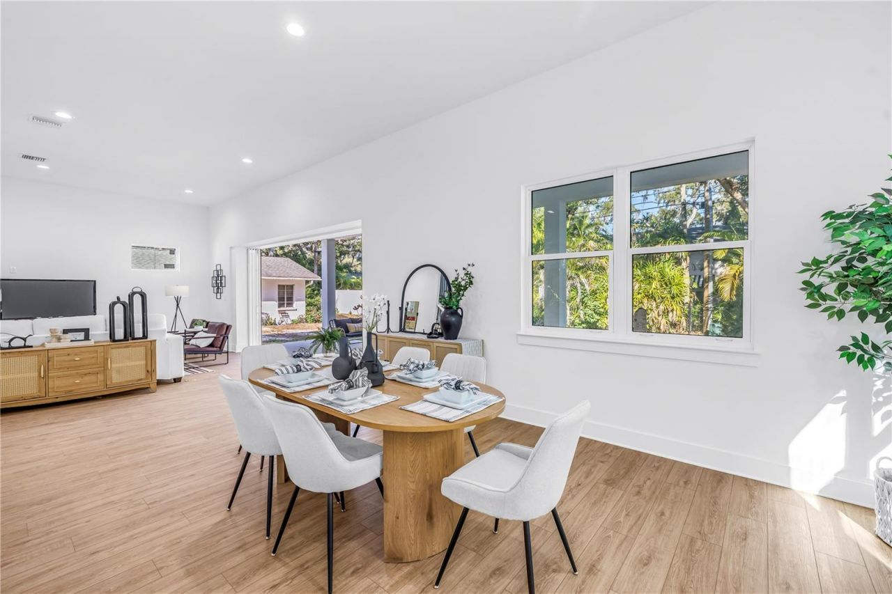 1025 42nd Avenue N, Saint Petersburg, FL 33703 Photo