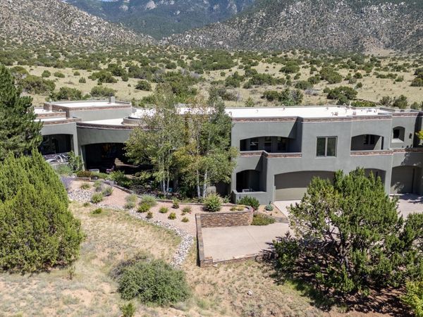 8504 Snakedance Court NE, Albuquerque, NM 87111