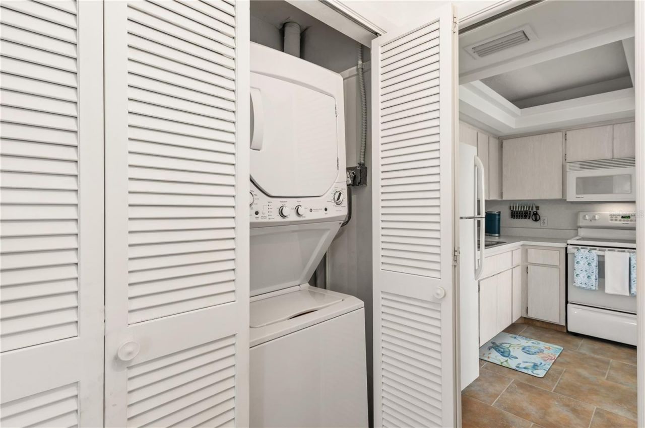 6005 Midnight Pass Road, Unit N13, Sarasota, FL 34242 Photo