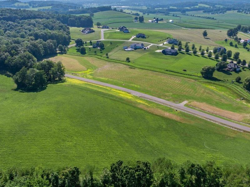 142 Linnridge Drive SE, Unit Lot 26, Newark, OH 43055 Photo 3