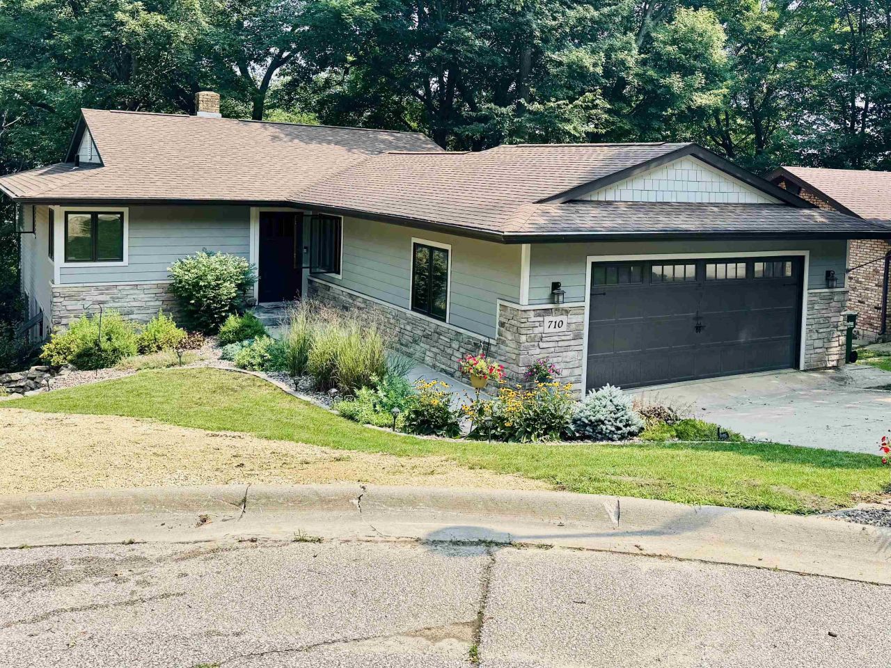 710 NW Woodland Drive, Elkader, IA 52043 Main Photo