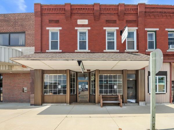 107 N High St, Randolph, WI 53956