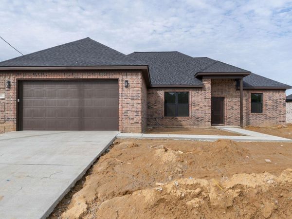 53 Springtree Circle, Little Rock, AR 72209