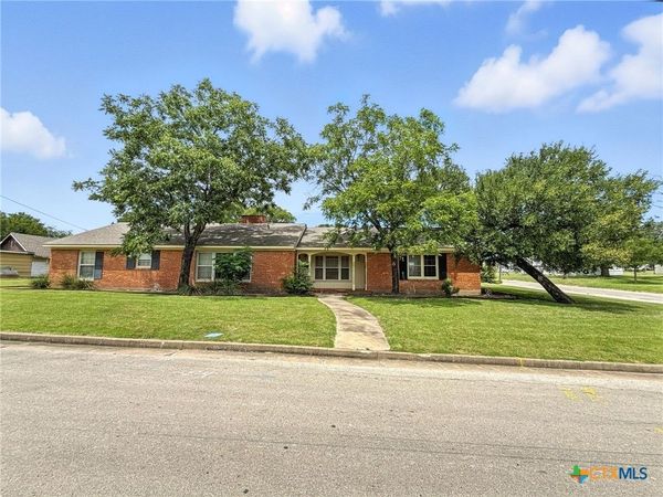 700 Park Street, Gatesville, TX 76528