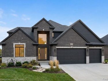 35962 Cascade Drive, New Baltimore, MI 48047
