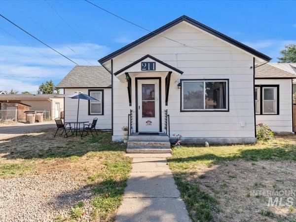 211 W 2nd Street, Emmett, ID 83617