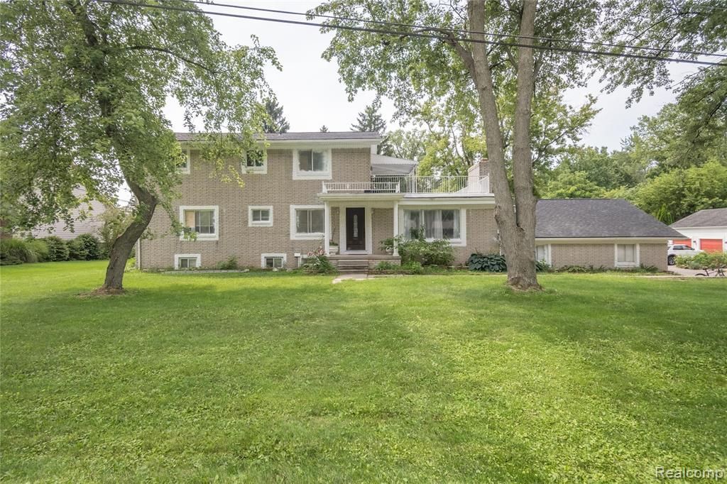 30853 Rockdale Avenue, Farmington, MI 48336 Main Photo