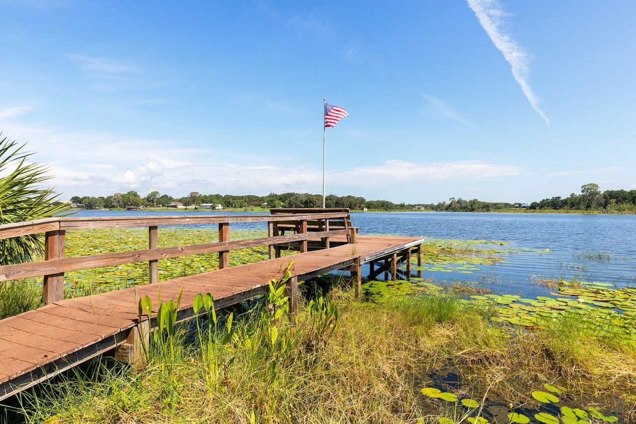 590 Crescent Street, Umatilla, FL 32784 Photo