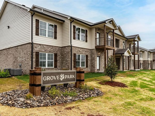 8573 Grove Park Street, Bowling Green, KY 42104