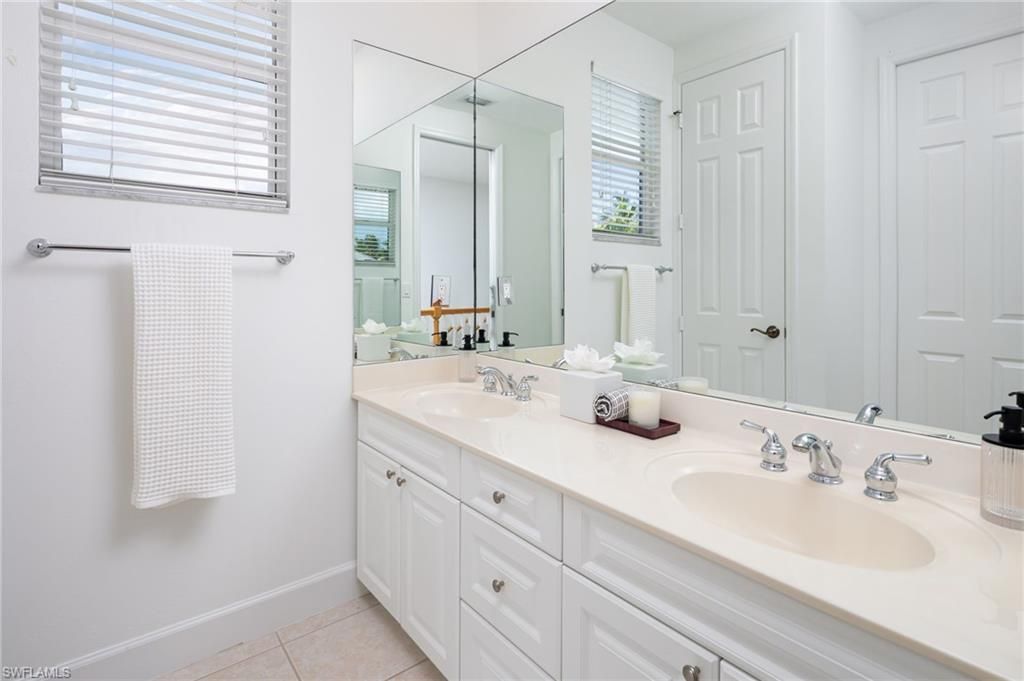 155 1st Ave S, Naples, FL 34102 Photo