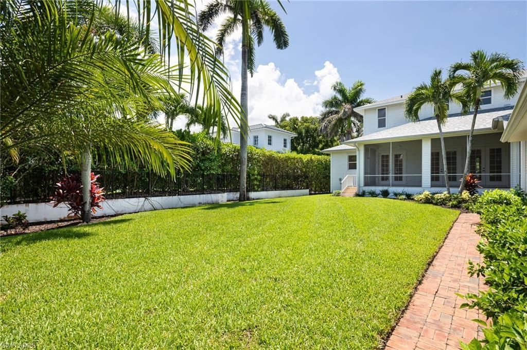 155 1st Ave S, Naples, FL 34102 Photo