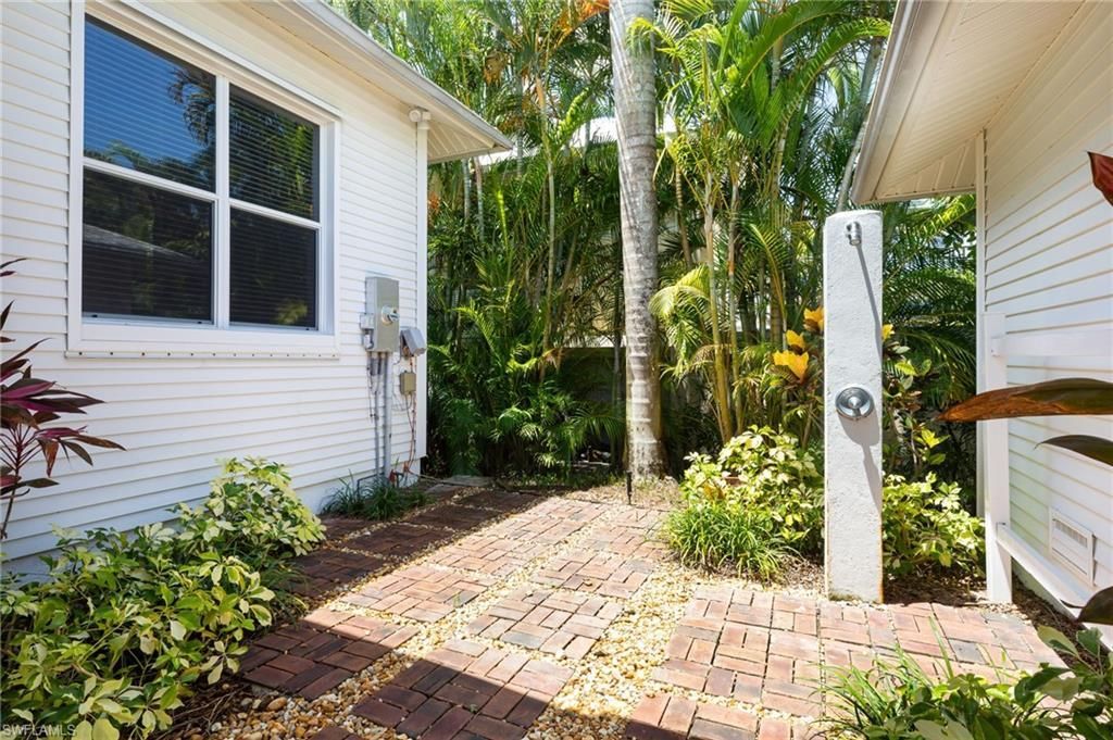155 1st Ave S, Naples, FL 34102 Photo
