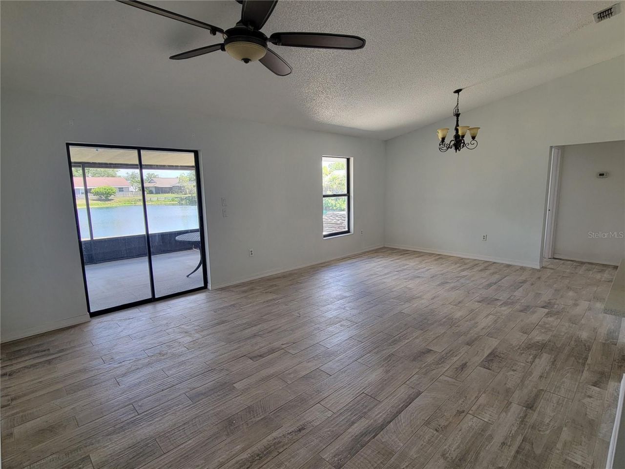 3538 65th Avenue Circle E, Sarasota, FL 34243 Photo