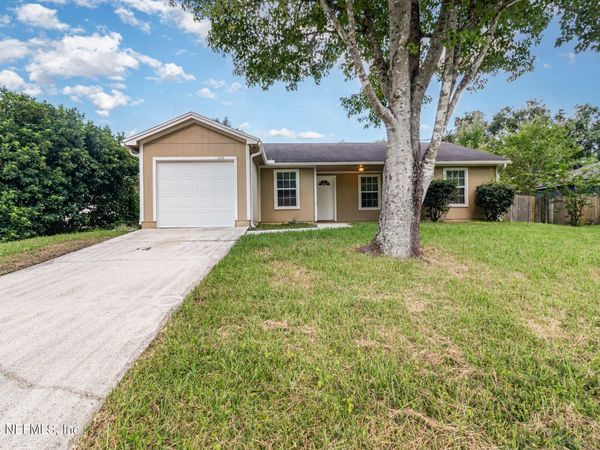 1605 TWIN OAK Lane, Middleburg, FL 32068