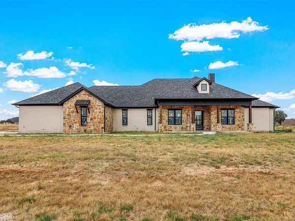 3043 Haylee Drive, Granbury, TX 76048