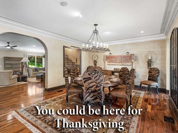 3807 Harding Pl, Nashville, TN 37215