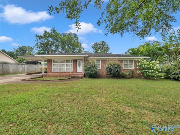 303 Veterans Drive, Scottsboro, AL 35768