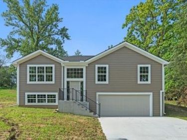 11225 Felton Street, Sugar Creek, MO 64054