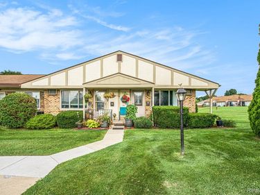25235 Franklin Terrace Road, South Lyon, MI 48178