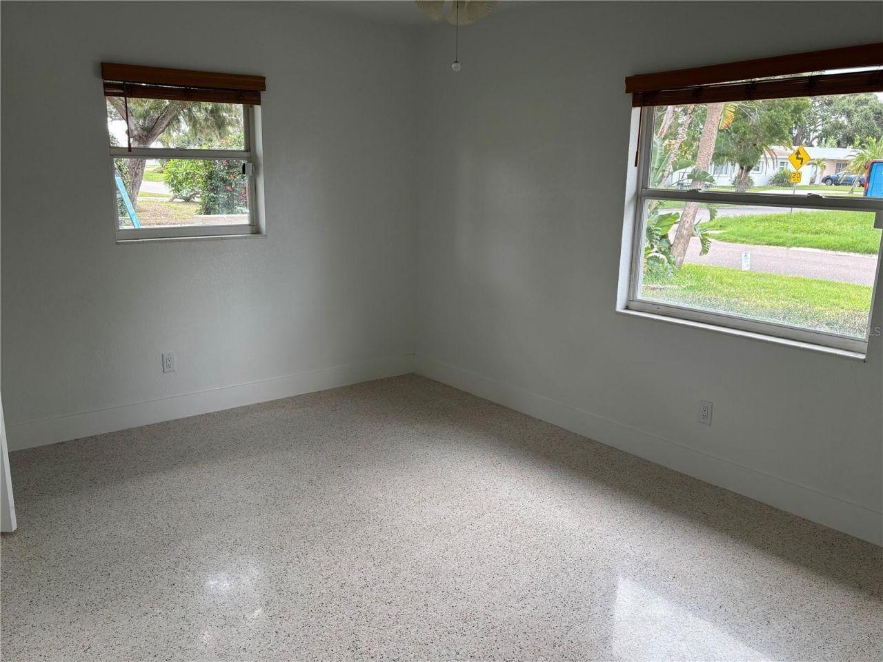 999 38th Avenue Ne, Saint Petersburg, FL 33704 Photo