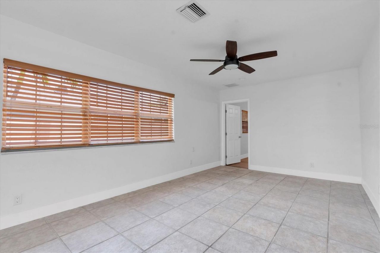 999 38th Avenue Ne, Saint Petersburg, FL 33704 Photo