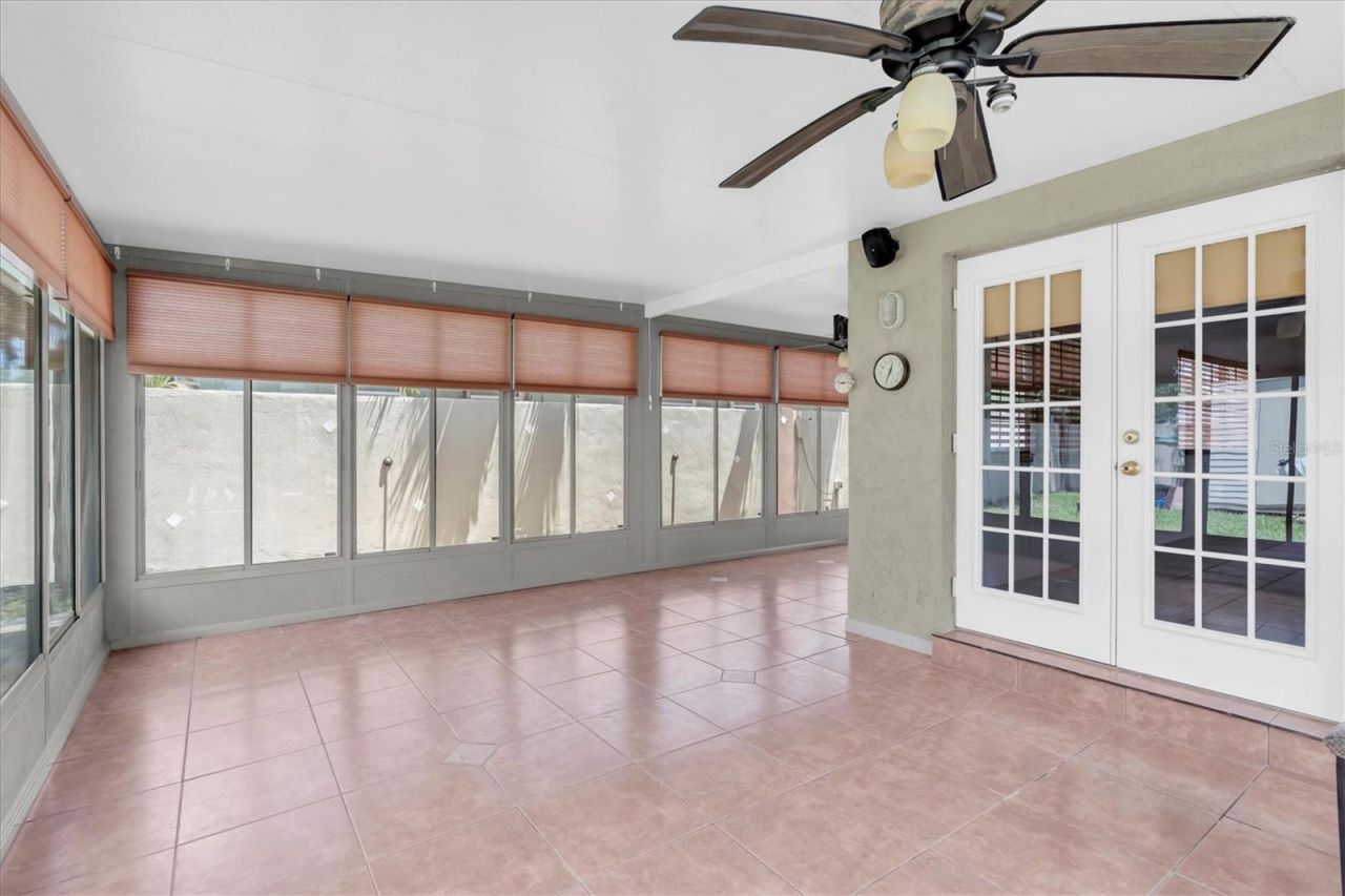 999 38th Avenue Ne, Saint Petersburg, FL 33704 Photo