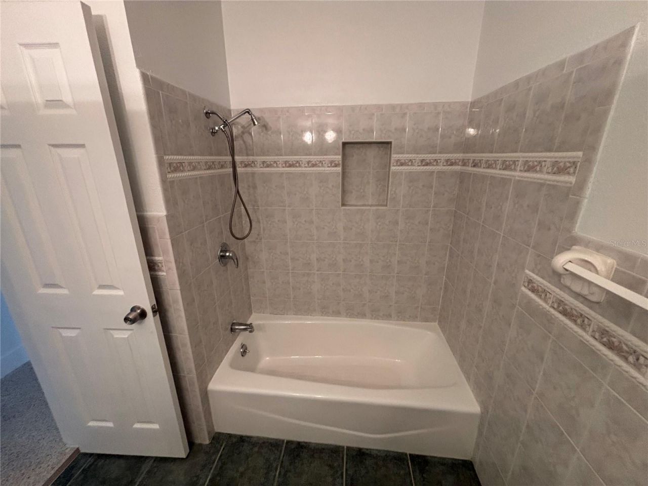 999 38th Avenue Ne, Saint Petersburg, FL 33704 Photo