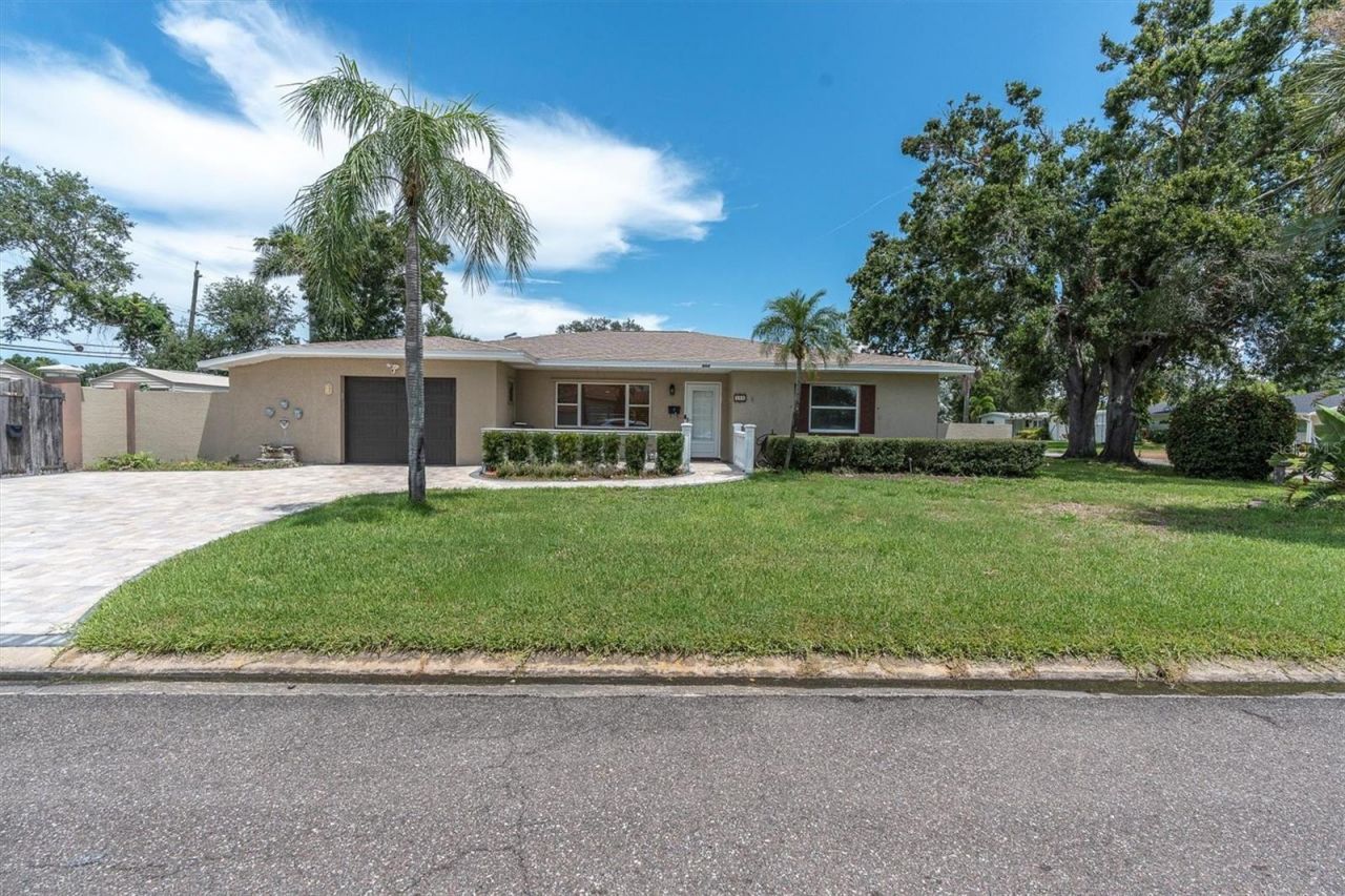 999 38th Avenue Ne, Saint Petersburg, FL 33704 Photo