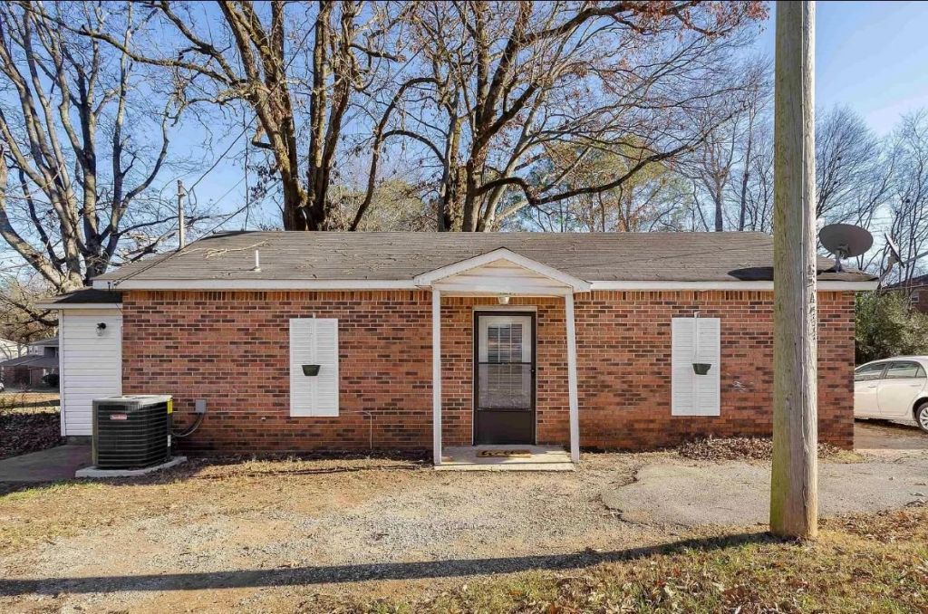 2302 Chisholm Rd, Florence, AL 00000 Main Photo